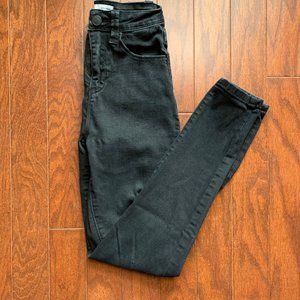 black skinny jeans